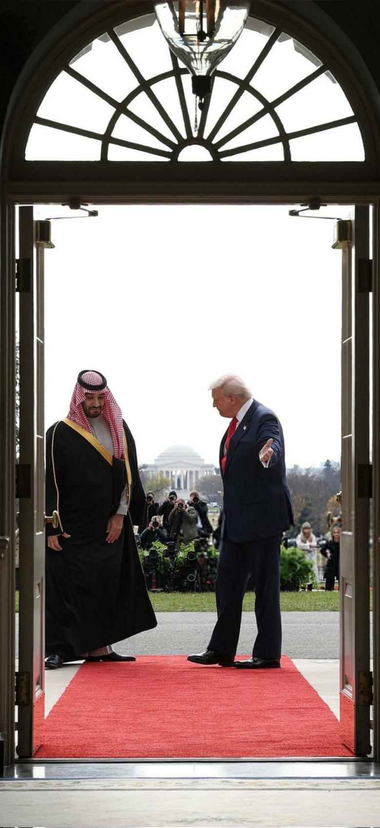 “懂王”是很懂如何对待金主的