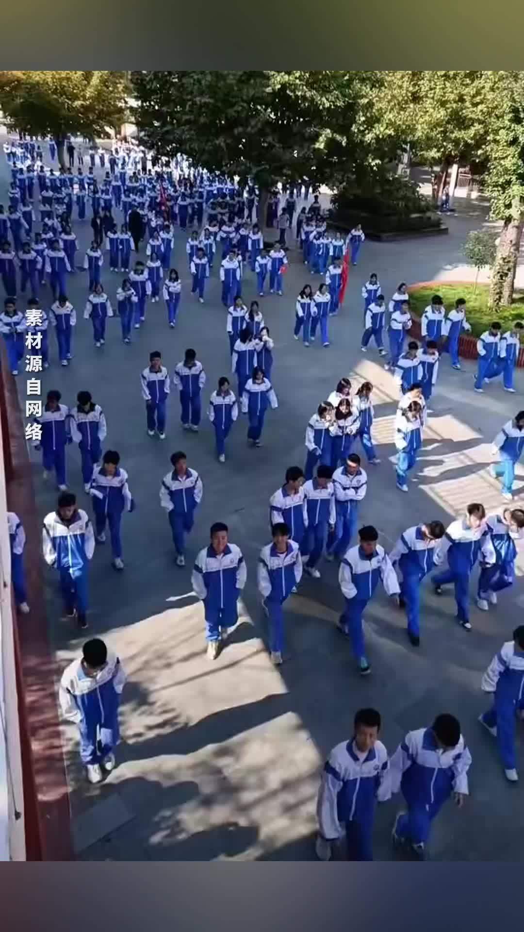 校服这价格算贵吗？杭州家长发帖称一年级校服970元，网友：这不算贵