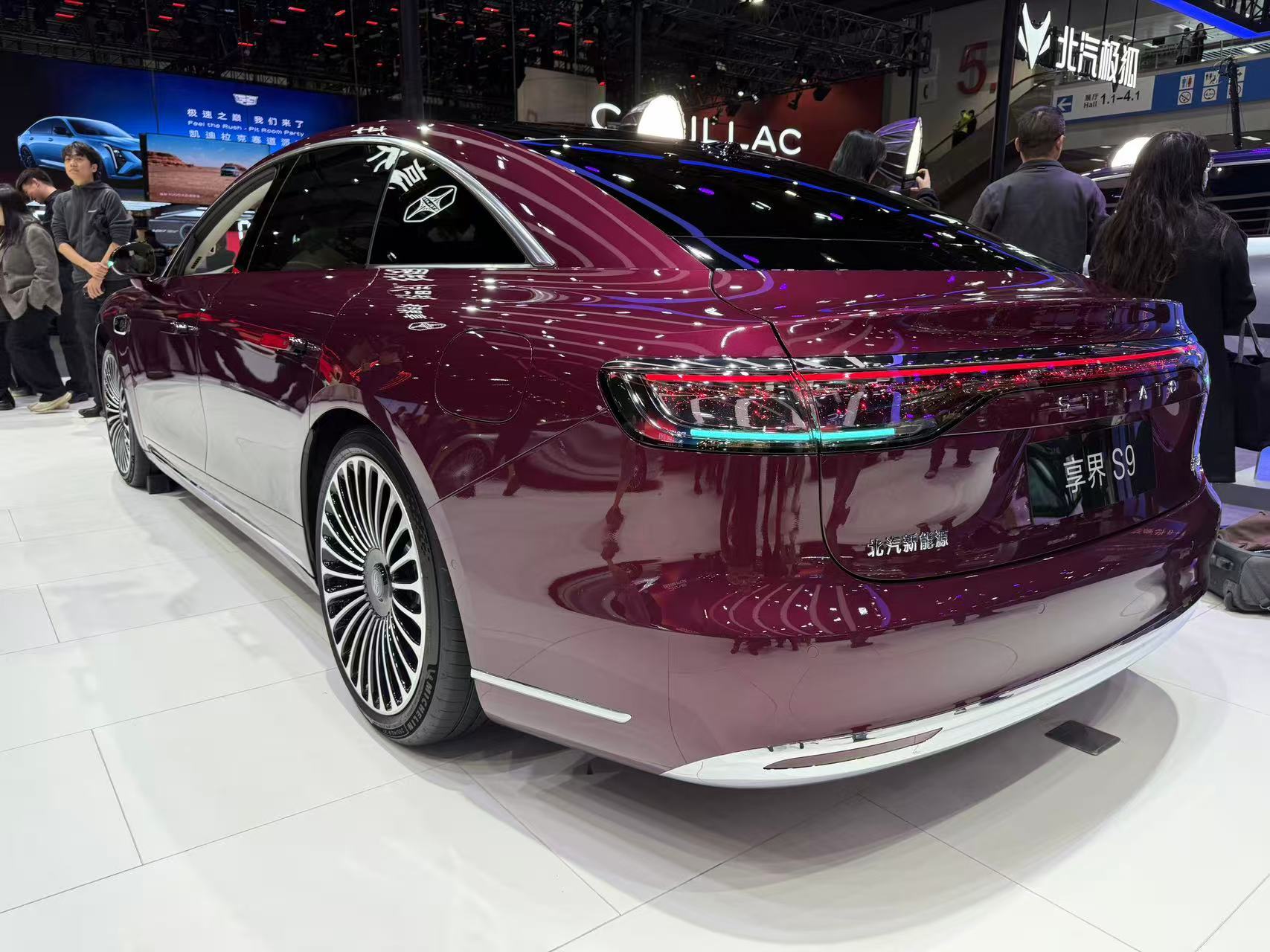 2025广州车展：享界S9/S9T双子星，30万级豪华新标杆
