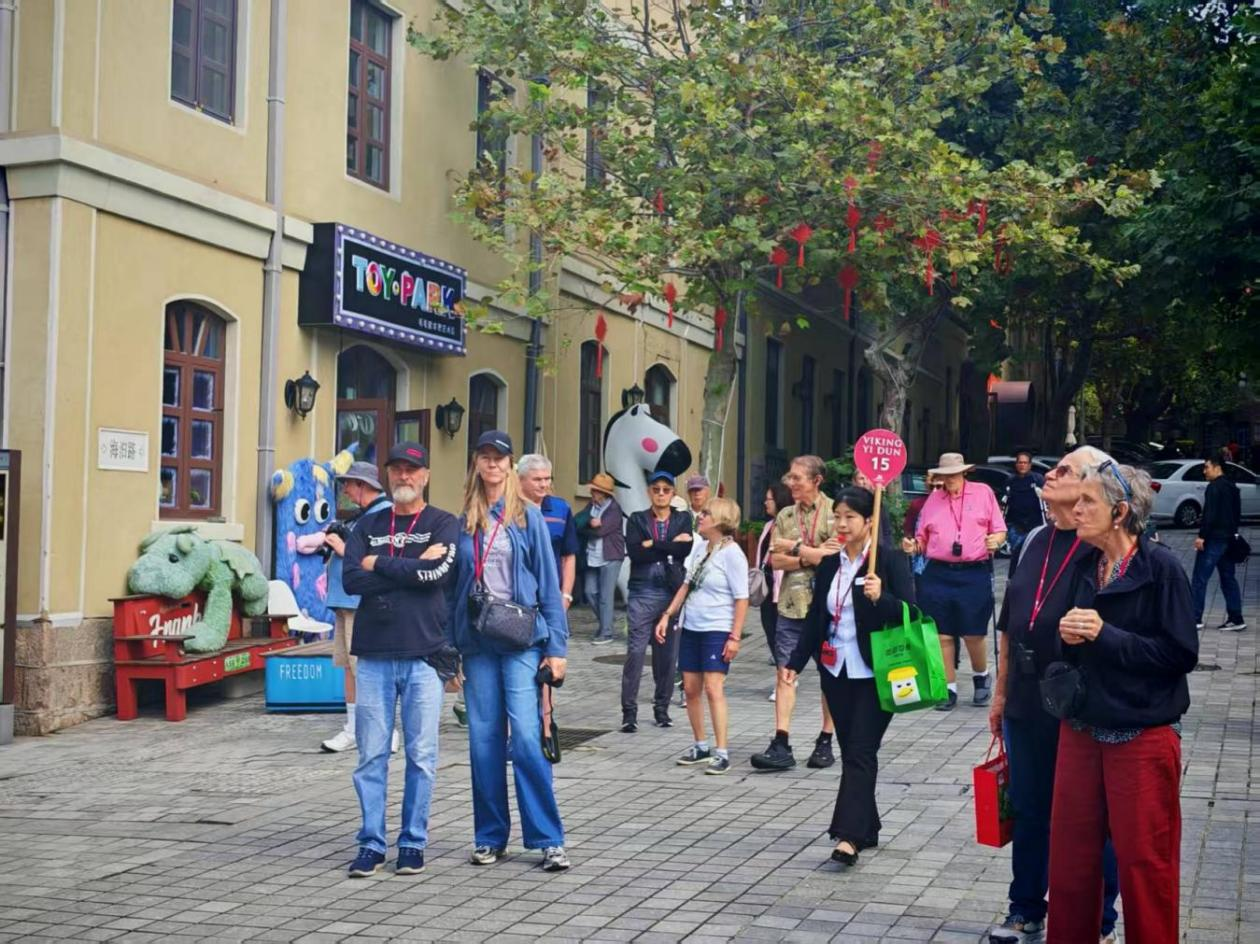 “招商伊敦”号8次访青圆满收官 5000名国际游客嗨游青岛