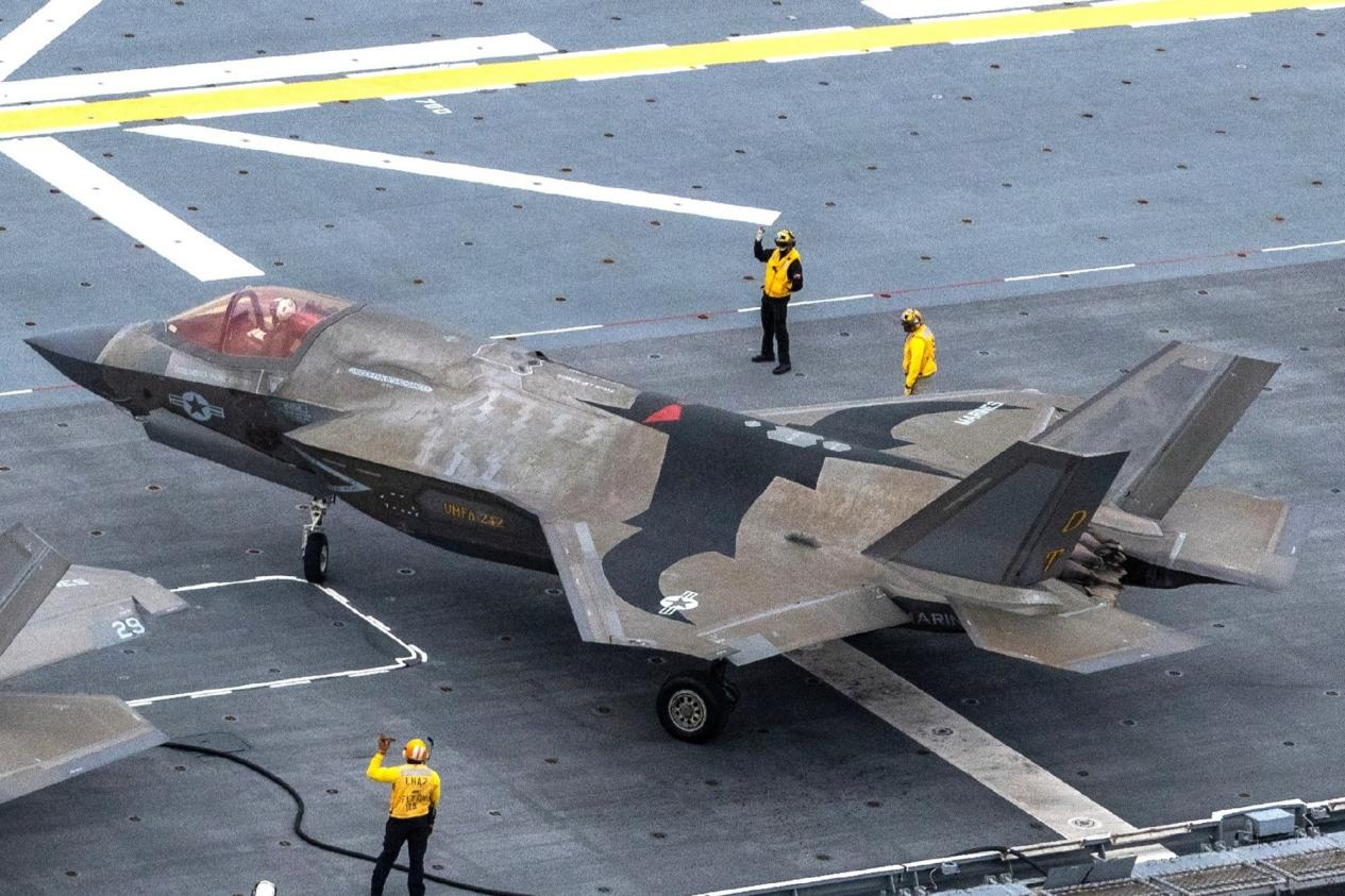 实际服役的F-35，机体已发黄变色，这是美军买家秀。