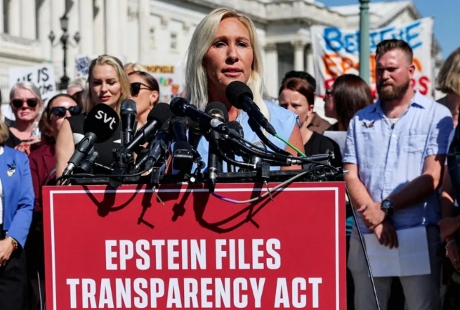 美议员与特朗普决裂后继续呼吁公开爱泼斯坦文件,众议院最快周二投票