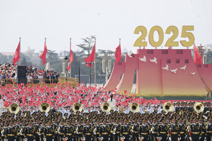 2025年9月3日,纪念中国人民抗日战争暨世界反法西斯战争胜利80周年大会在北京隆重举行。这是中国人民解放军联合军乐团和合唱团。新华社