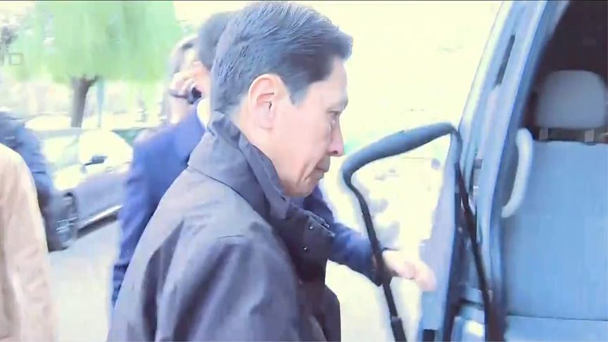 日本外务省高官来华 今日或同中方磋商 面对媒体仍一言未发|现场