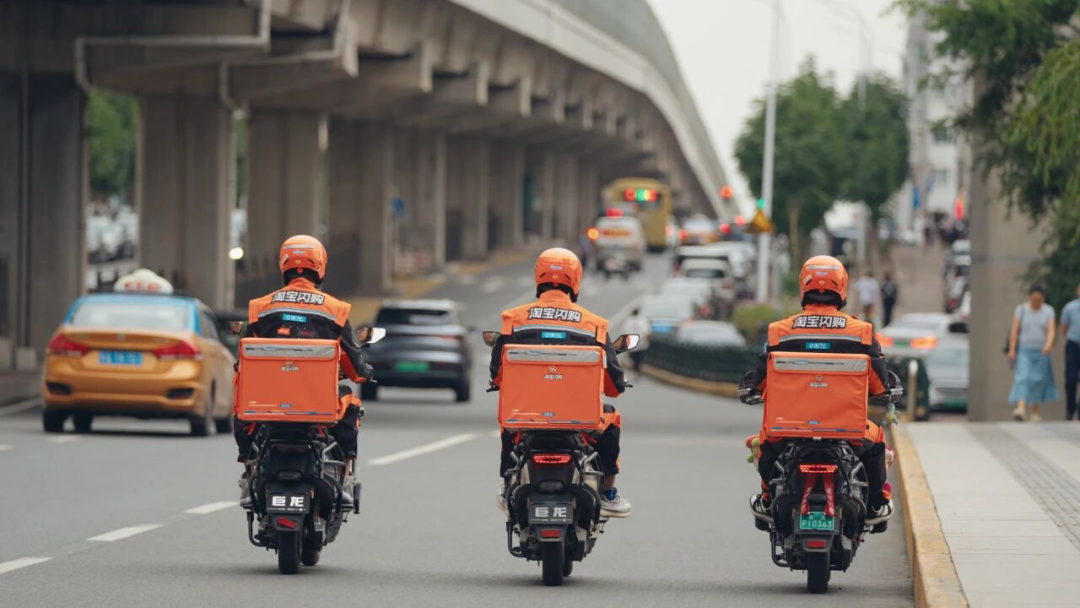 真的“橙了”!当饿了么走出“黄蓝叙事”