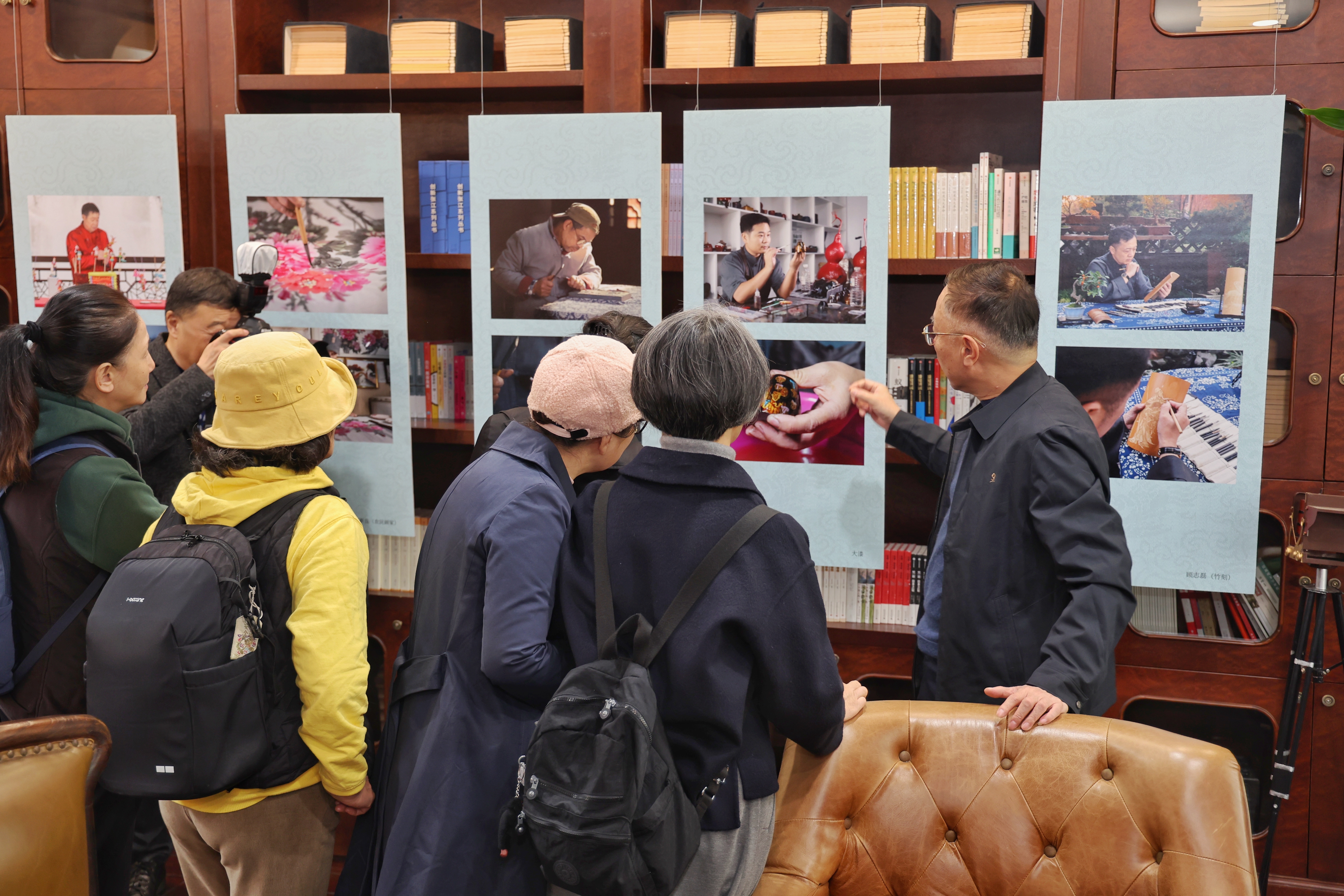 “匠心铸影 非遗承脉”无锡滨湖区非遗主题摄影展正式启幕