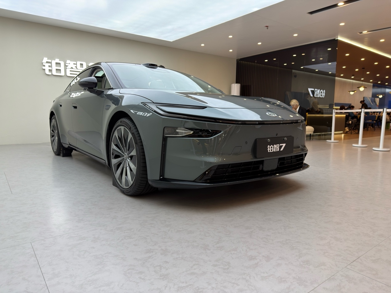 2025广州车展：广汽丰田铂智7正式亮相，搭鸿蒙座舱