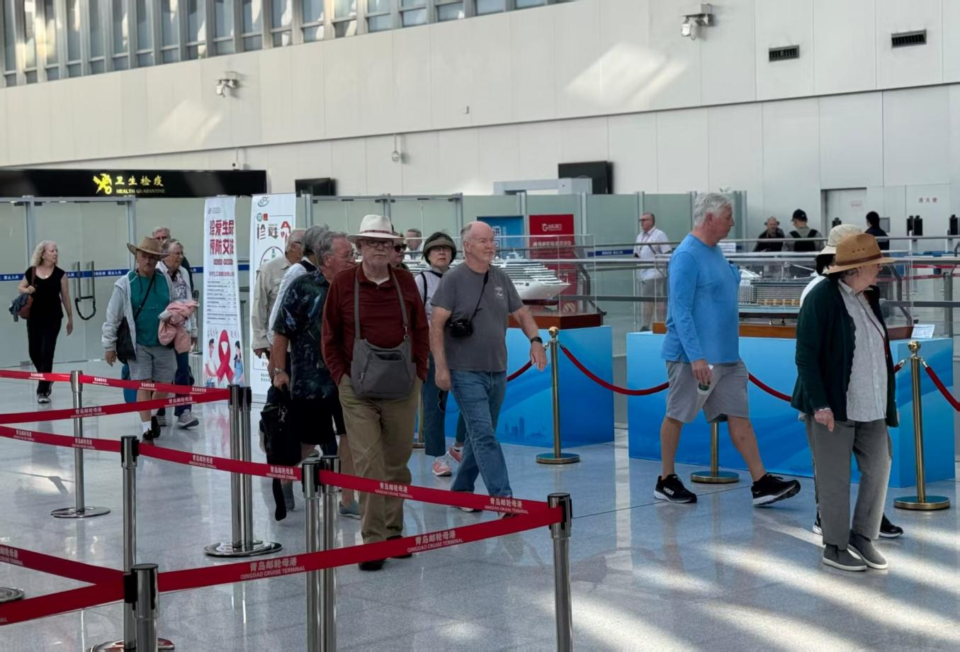 “招商伊敦”号8次访青圆满收官 5000名国际游客嗨游青岛