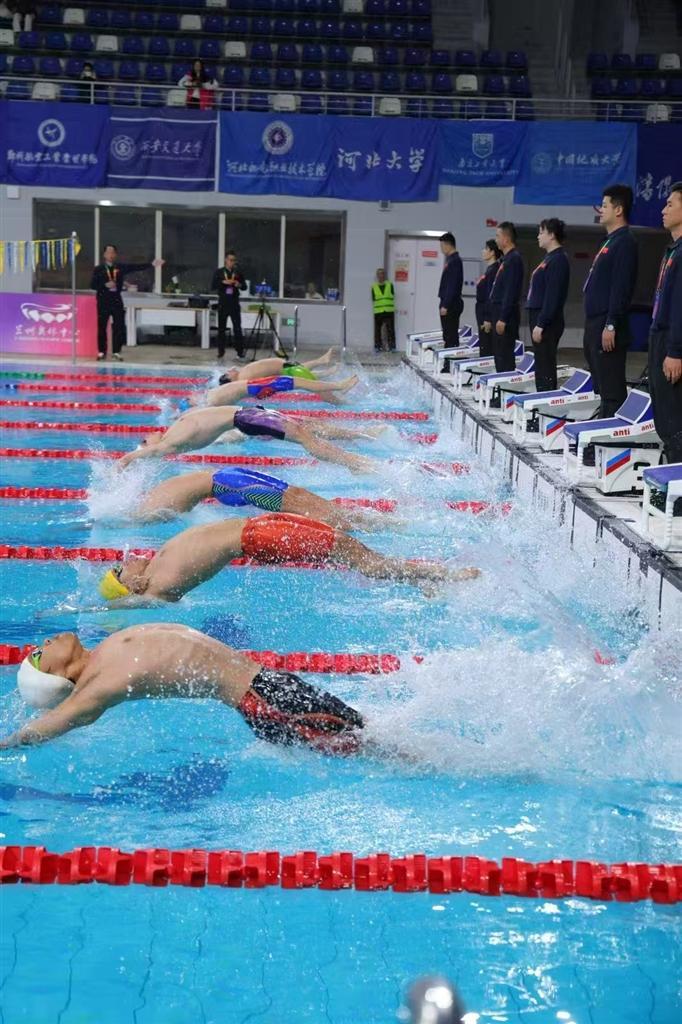 2024年10月,第23届中国大学生游泳锦标赛(北方赛区)在兰州奥体中心百合游泳馆开赛。
