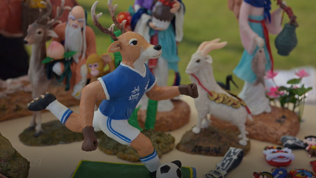 2025苏冠联赛第五轮盐城阜宁开赛 足球竞技与盐阜烟火相映成趣