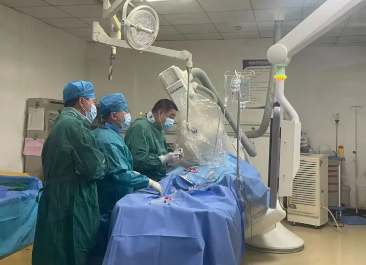 全国著名心血管病专家汝磊生教授到宁晋县坐诊带教