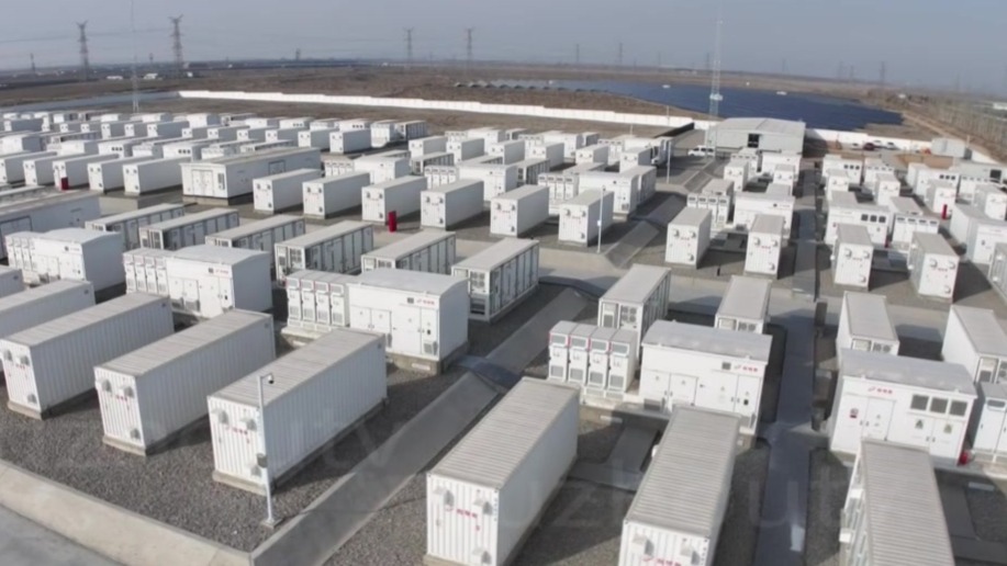 戈壁荒滩变身绿色电厂　甘肃肃州“风光”无限向新而行