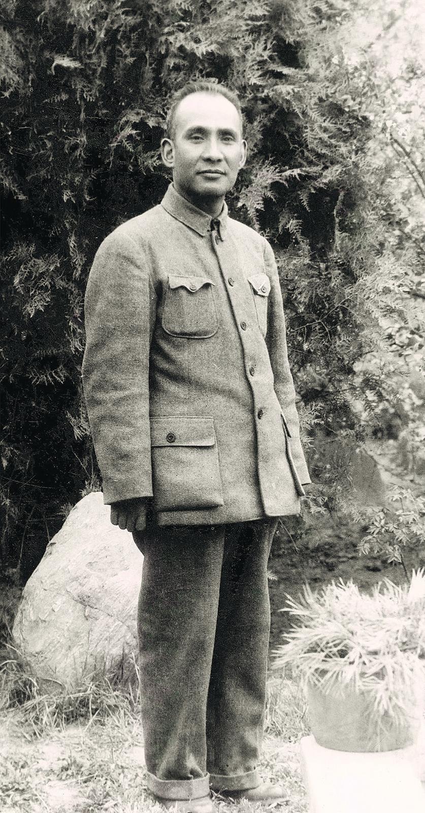 冯国瑞先生旧影