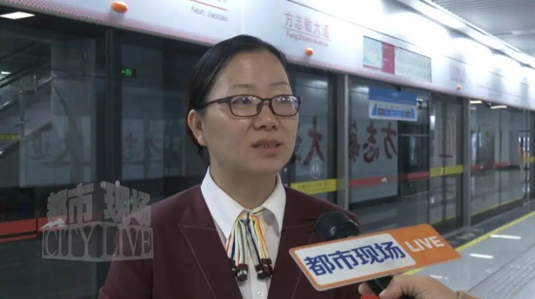 乘客5万元现金遗落车厢 南昌地铁工作人员20分钟成功找回