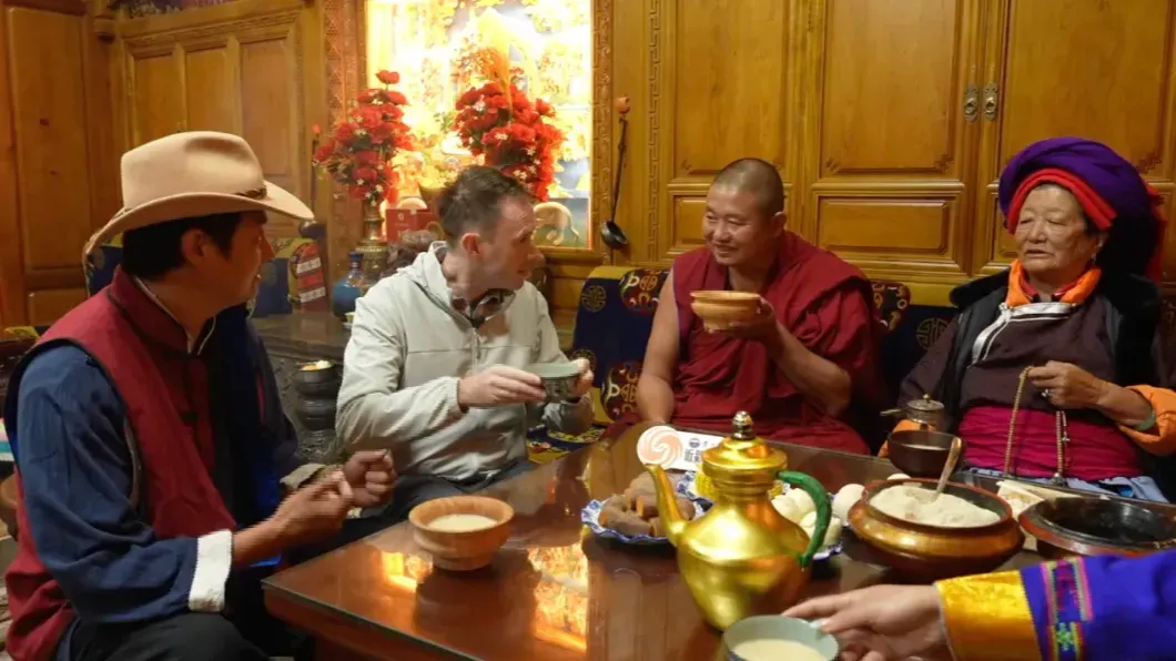 摩梭文化如何在现代社会延续，有一天会消失吗？