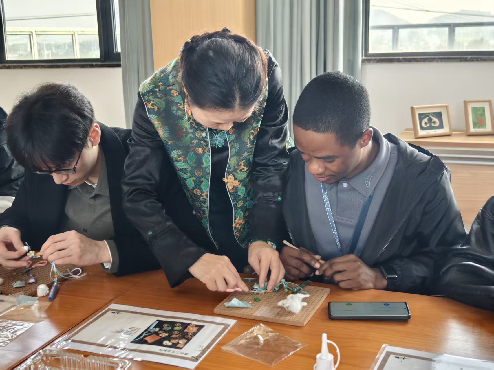 一镇连世界，非遗架桥梁 咸祥研学让基层文化焕发国际活力