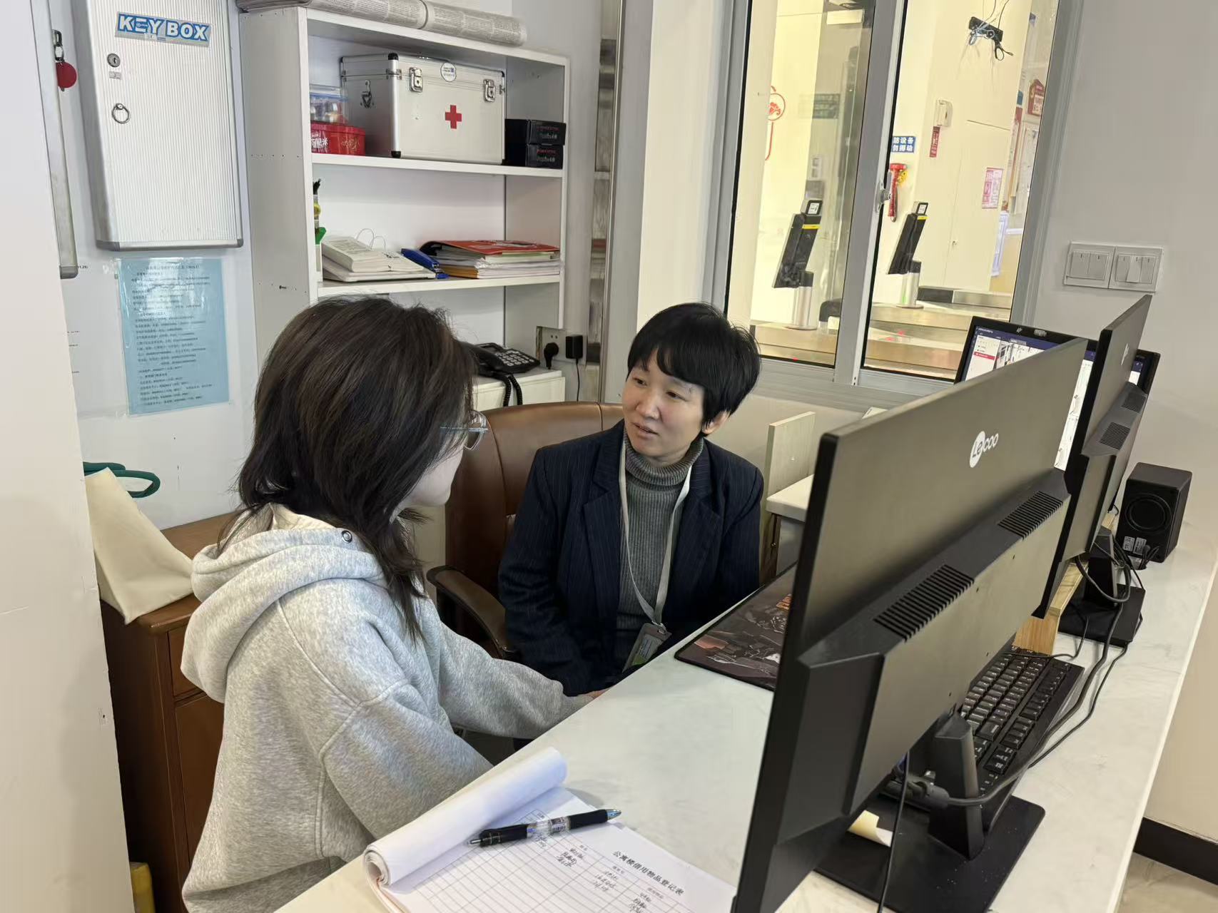 匿名信里的 “无讲台思政课”!浙江万里学院后勤服务育人,让爱与成长同频共振