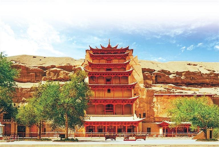 索靖与敦煌有不解之缘，曾于莫高窟留下“仙岩寺”题壁，图为莫高窟九层楼。本版图片均为资料图