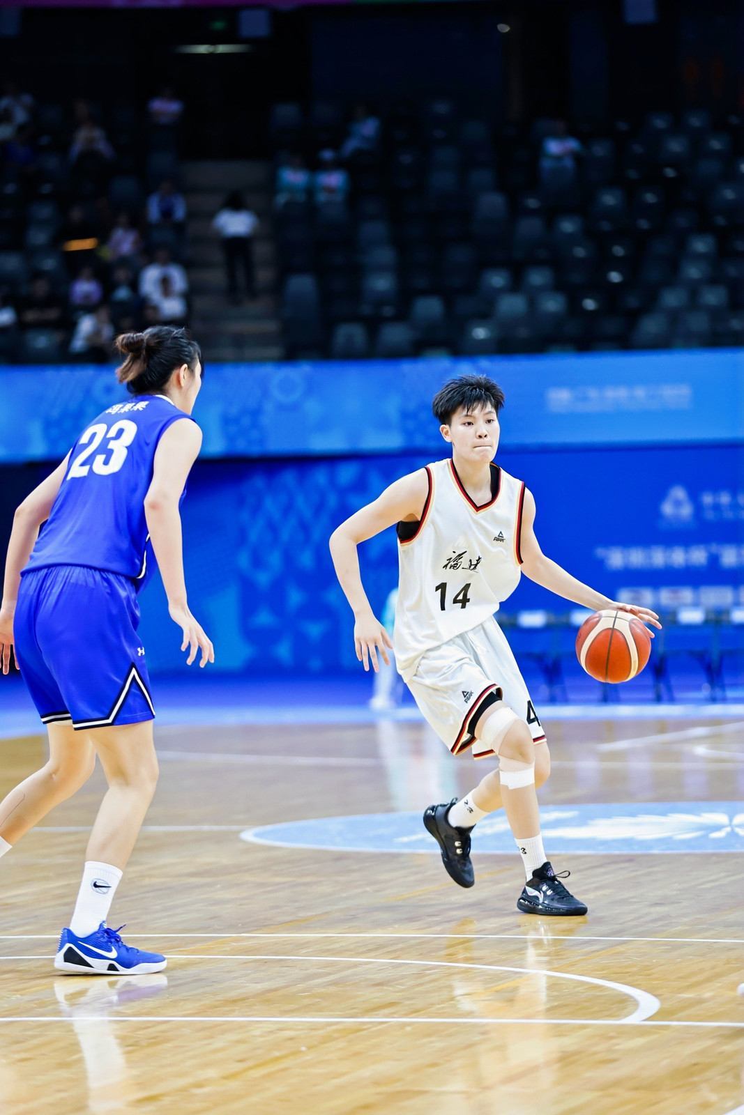 十五运会泳池激战收官在即，女篮U22圆满落幕