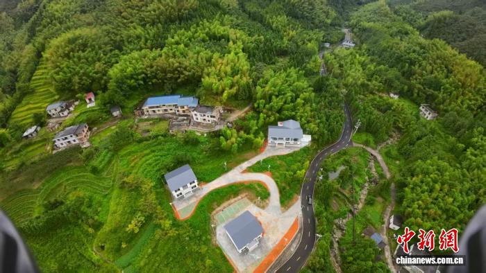 11月初,江西省吉安市遂川县营盘圩,当地依托观鸟经济发展民宿产业。李建平 摄