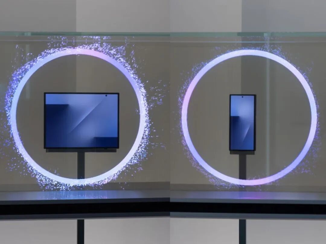 苹果推出大折叠,影像集体上大底,2026将是手机的“大”年