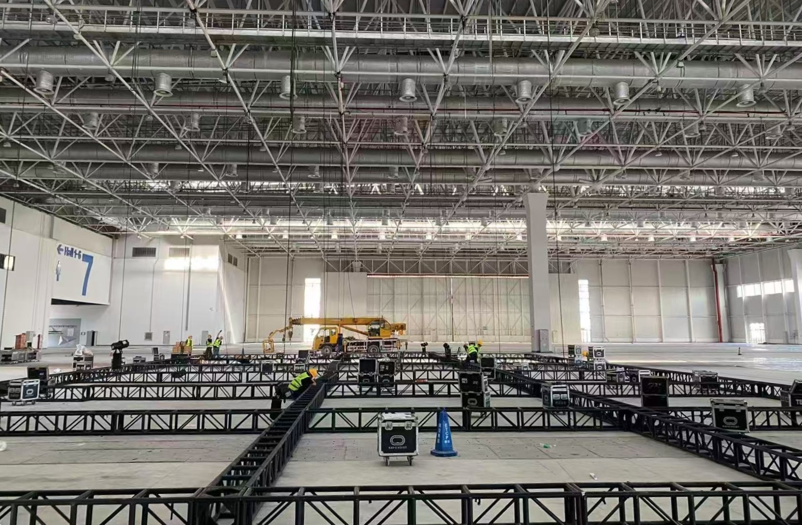 第二届亚洲通航展倒计时10天 首批表演飞机抵珠、首家展商进场搭建