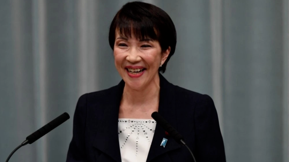 凤凰观察：高市早苗外交毫无经验，新官上任自以为是，得意忘形