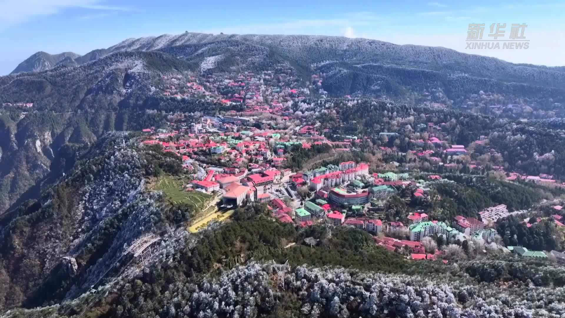 江西庐山迎来今年首场雾凇