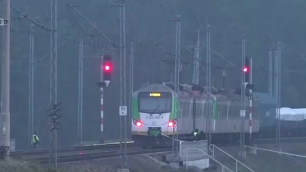 波兰总理：波兰一铁路遭蓄意爆炸破坏