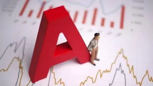 市场全天低开低走，创业板指冲高回落跌1%_凤凰网