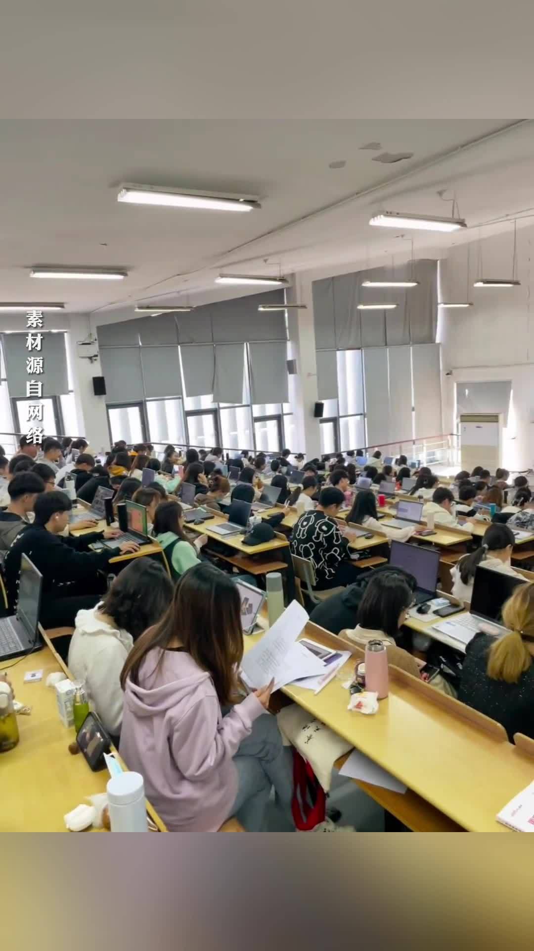 “高校研究生何以既无研究也无生活？”知网一论文被下载8万多次