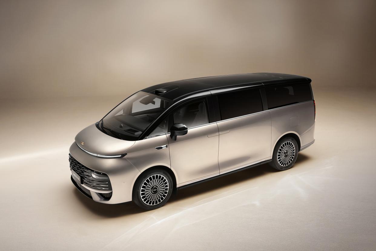 吉利银河V900官图首曝，动力形式、品牌标识全面焕新_吉利银河限量版图片