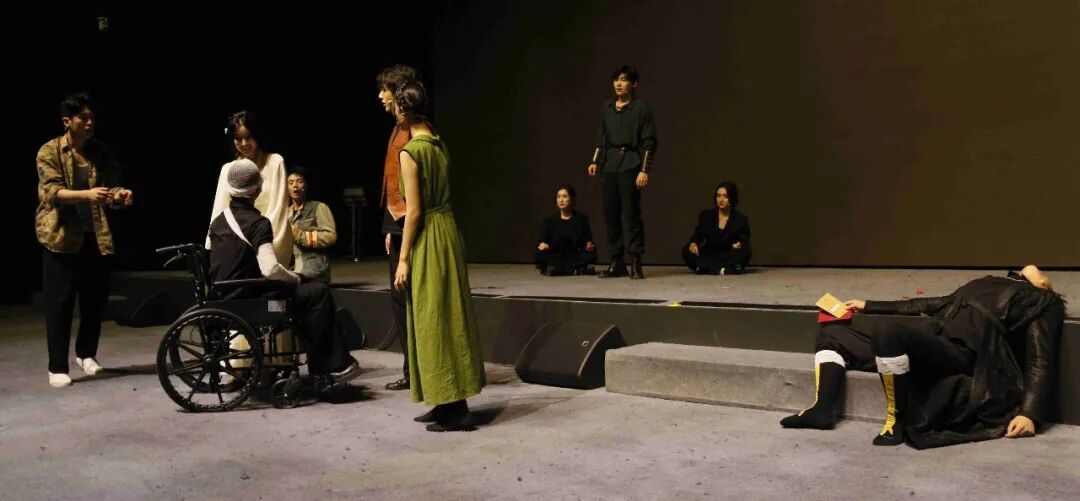 虎鲸文娱给演艺人才铺出一条新路