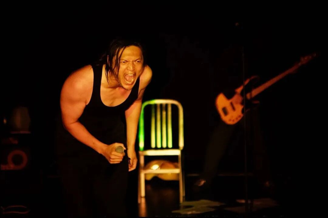 《正在吃草的罗西南多》剧照