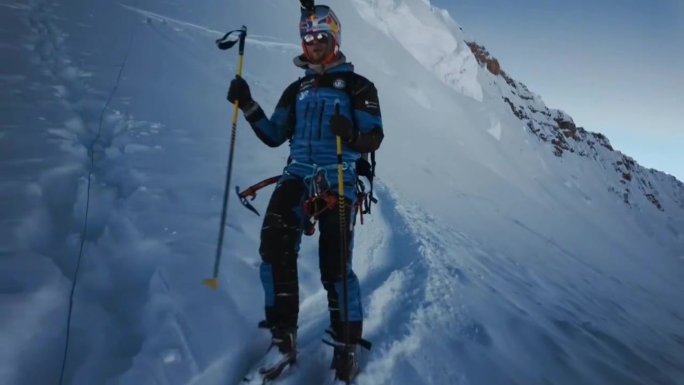 最强的珠峰攀登者，上山无助氧，下山全滑雪