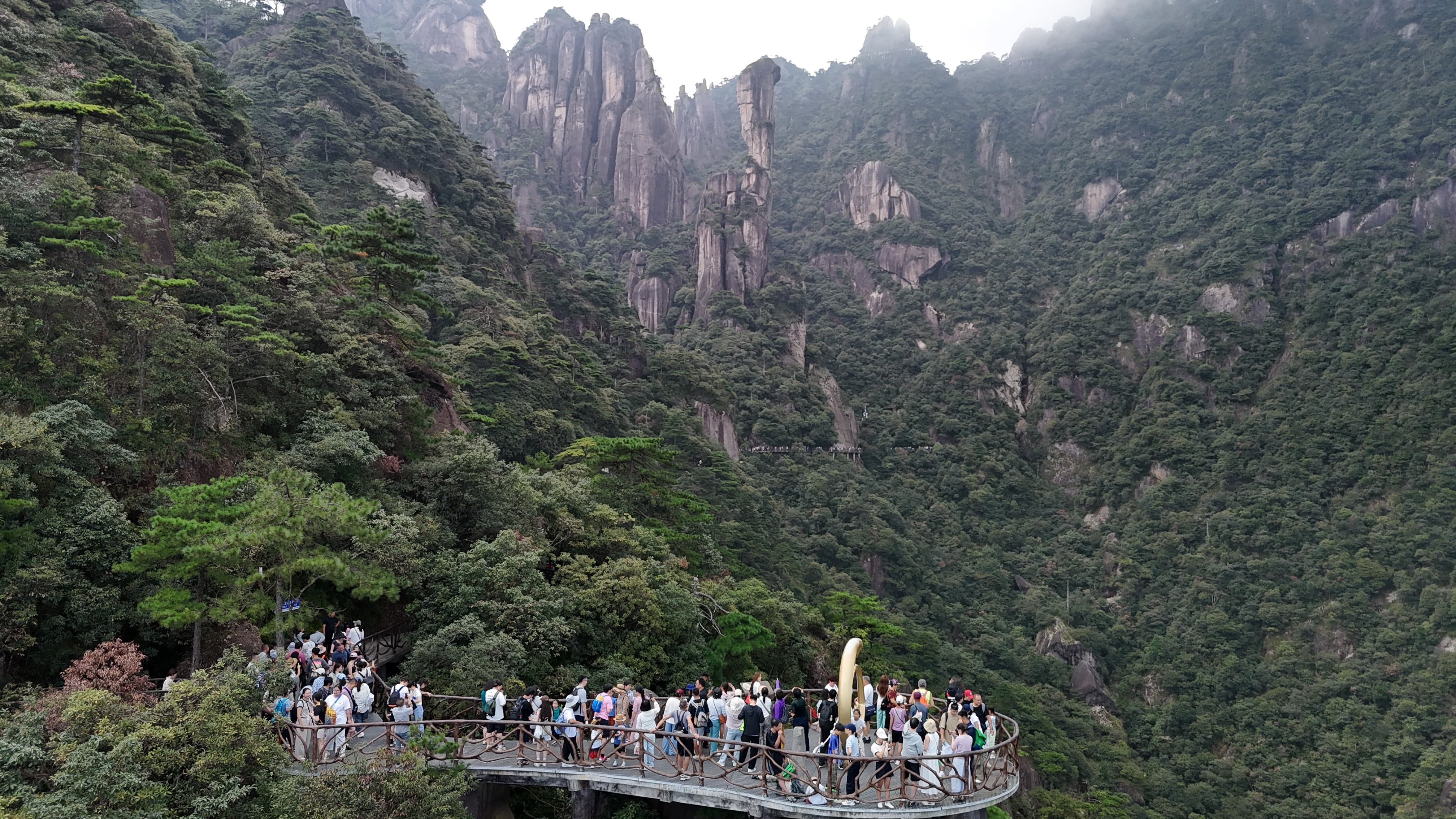 生态作底，服务着墨，发展执笔——不断推动三清山旅游高质量发展