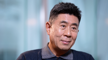 庐山一吻45年后，他依然渴求热乎乎的真|对话郭凯敏