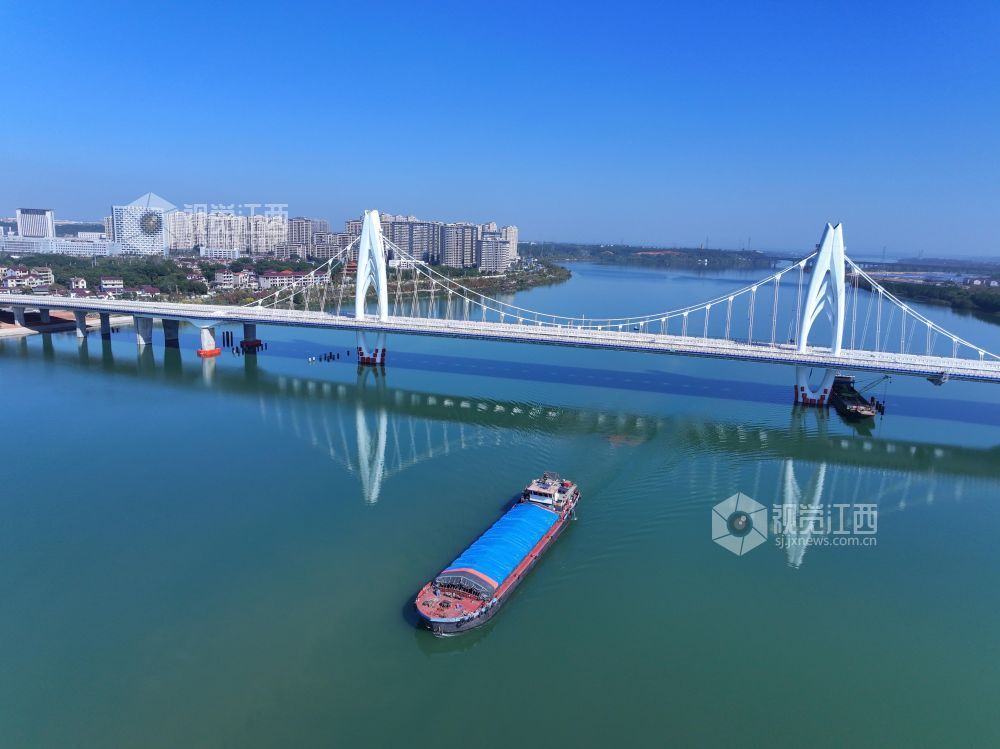 11月26日,江西省吉安市泰和县澄江大桥建成完工,即将通车。