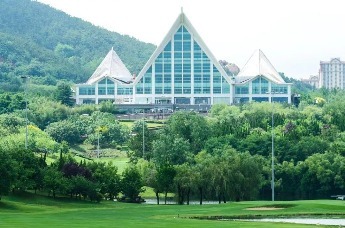 青岛国际高尔夫俱乐部无法承担高额土地占用金 停用球场西侧301亩