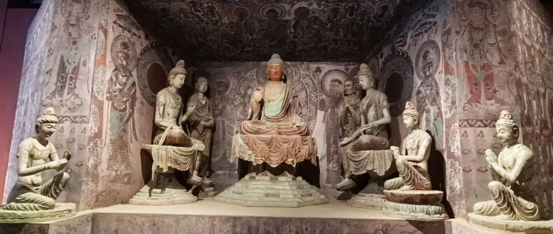 同比例复制的敦煌莫高窟第328洞窟