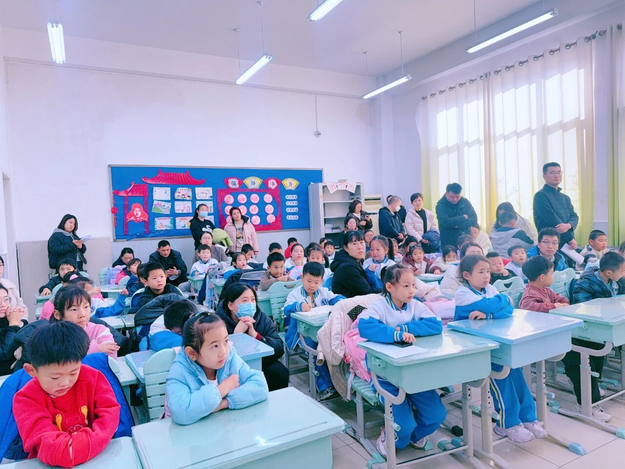 同心同力 共话成长—— 夏庄小学开展一年级家长开放日活动