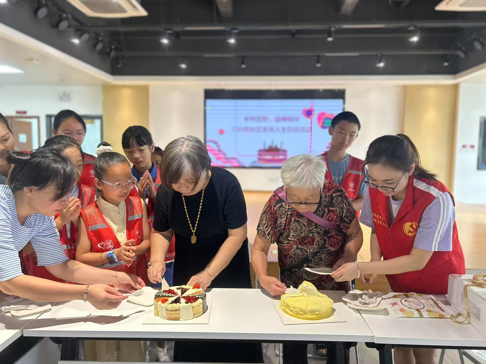 六约南社区党群服务中心全新开放 打造便民服务“新地标”