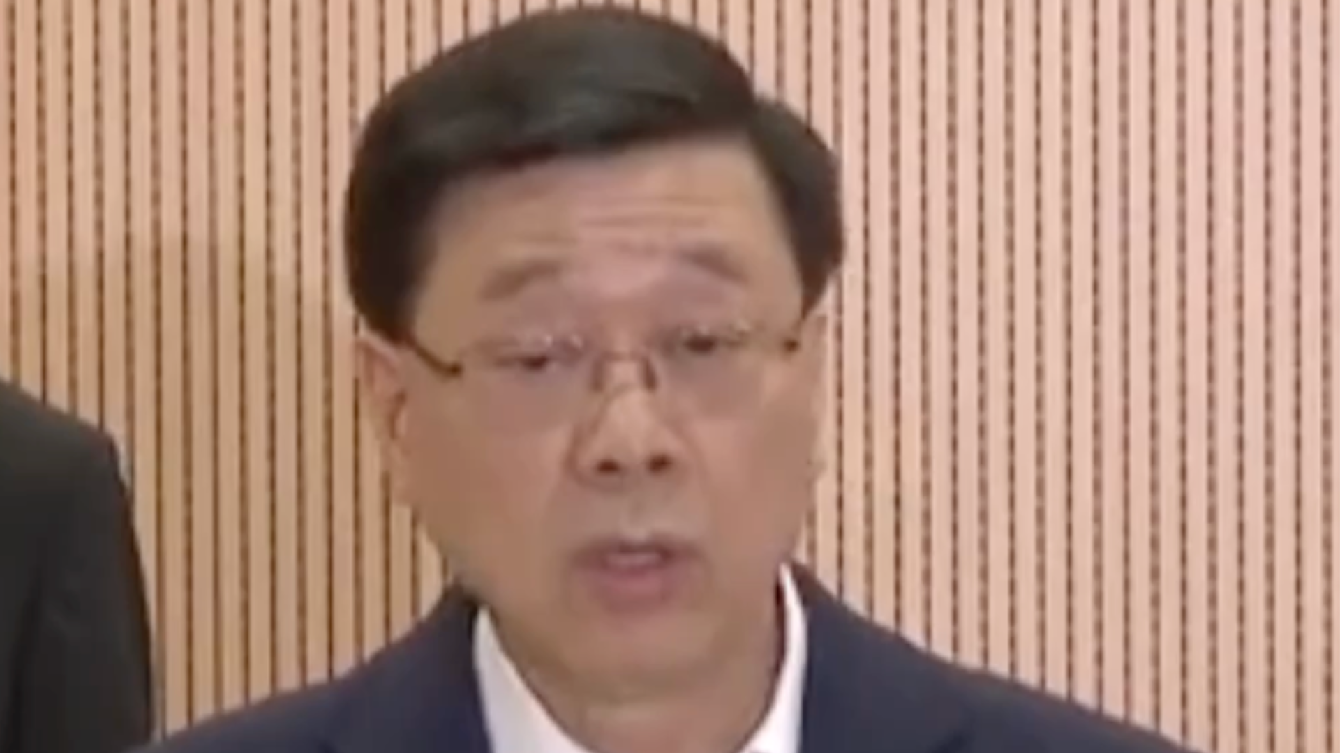 李家超：收到周边城市联络，评估后认为有足够人手和能力扑灭火灾