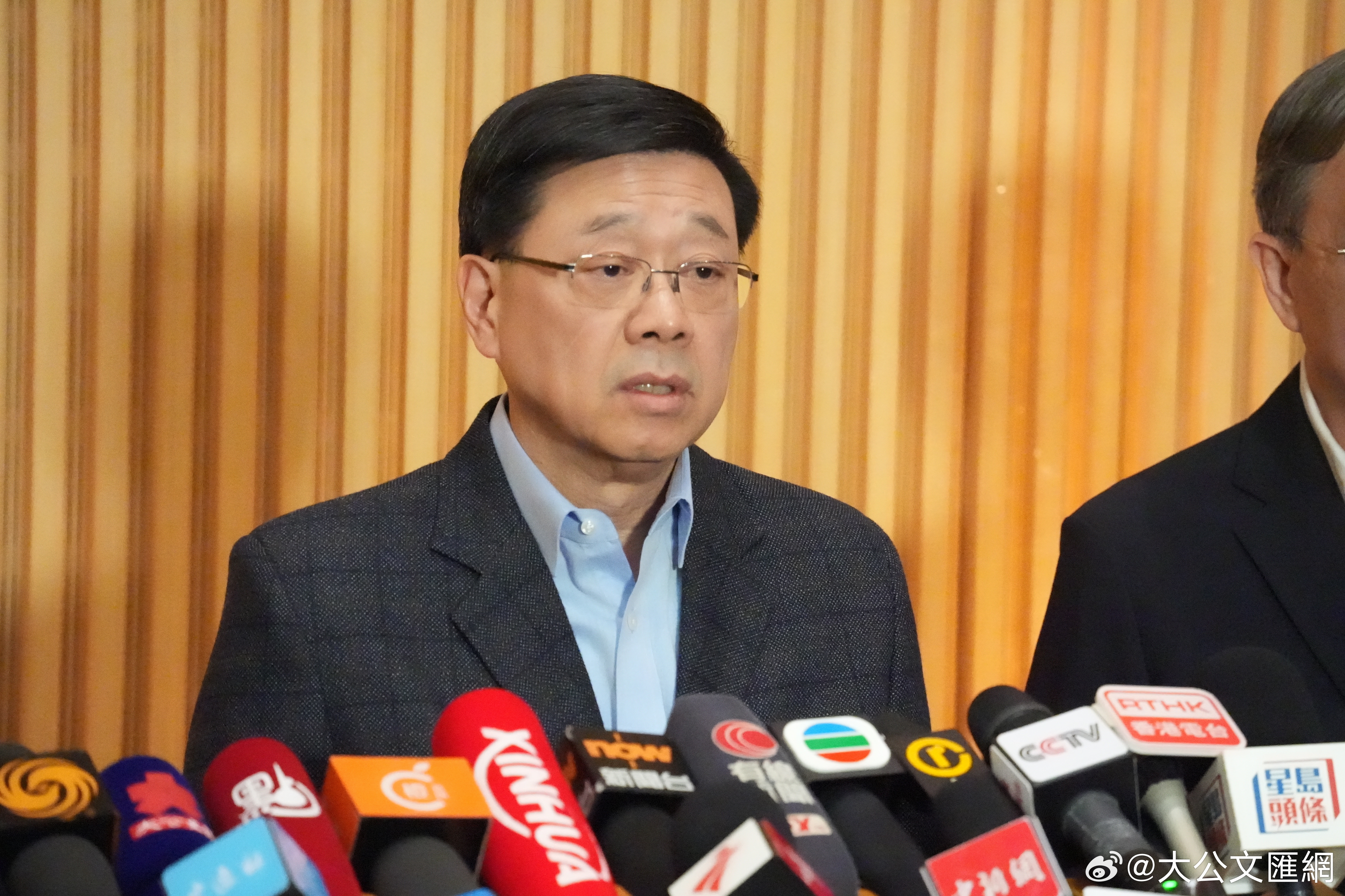 李家超:正草擬一份大型物資和支援清單,希望內(nèi)地協(xié)助