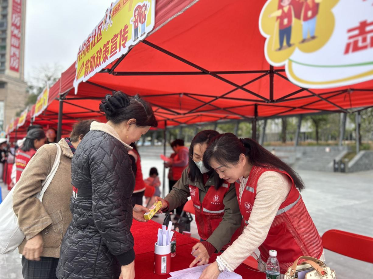 六约南社区党群服务中心全新开放 打造便民服务“新地标”