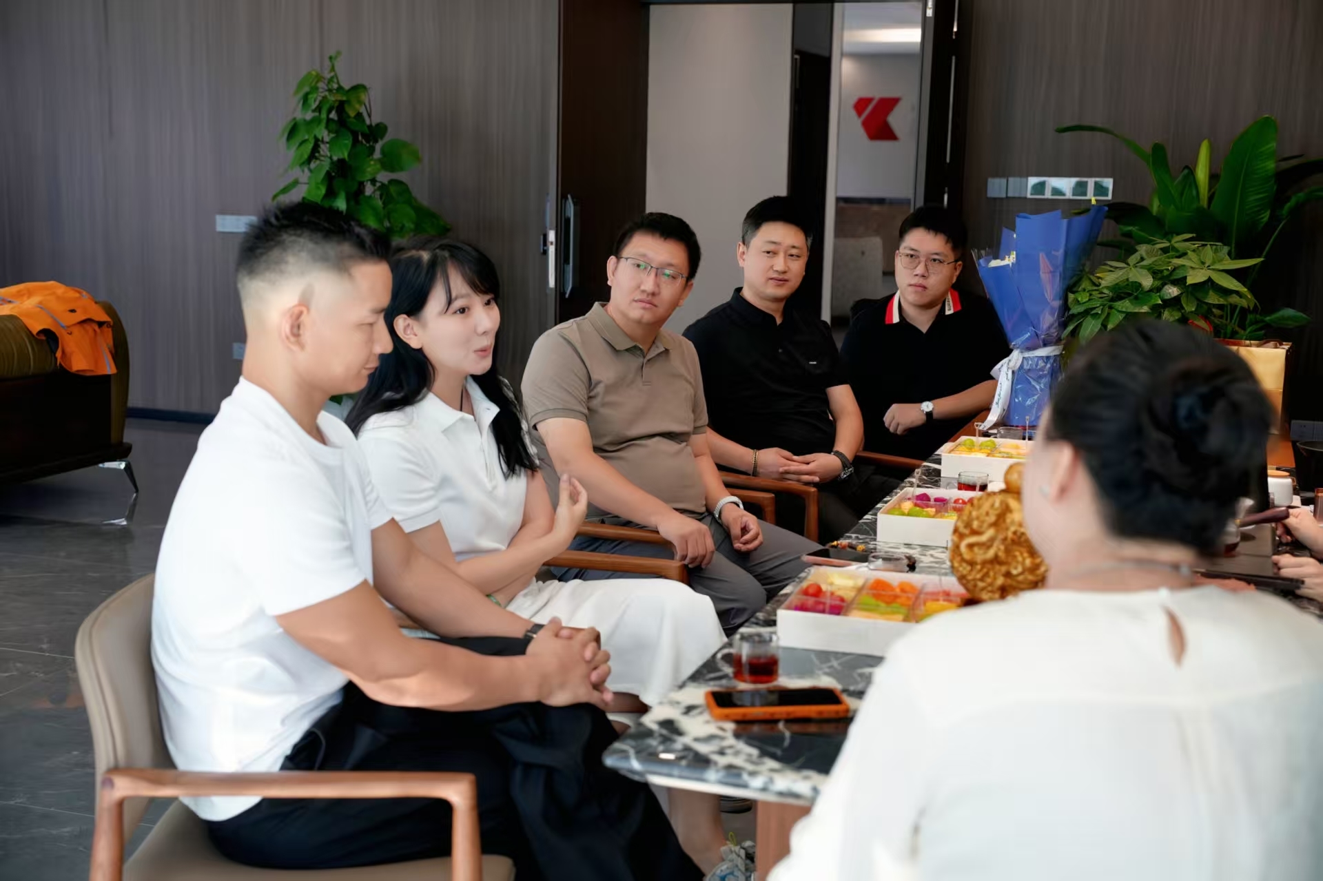 拳王杨建平到访凤凰网海南与昊锟集团 共探文体融合与自贸港发展新路径