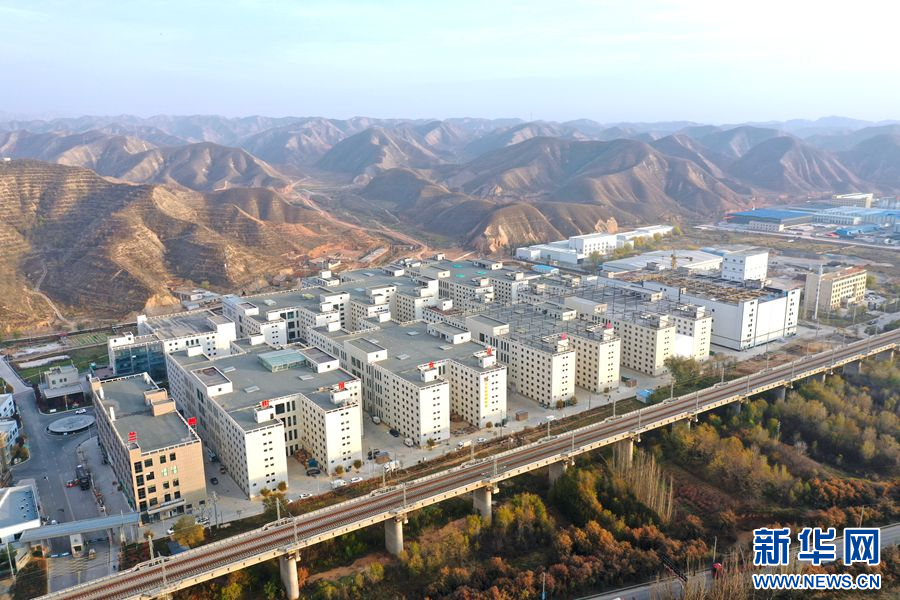 图为兰州树屏工业集中区食品园区（无人机照片）　新华网发（童张伟　摄）