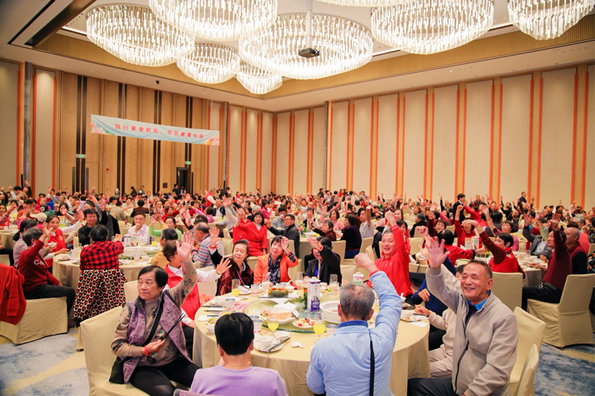 以“素食+孝道”弘扬敬老美德！顺德举办“千叟宴”焕发新时代内涵