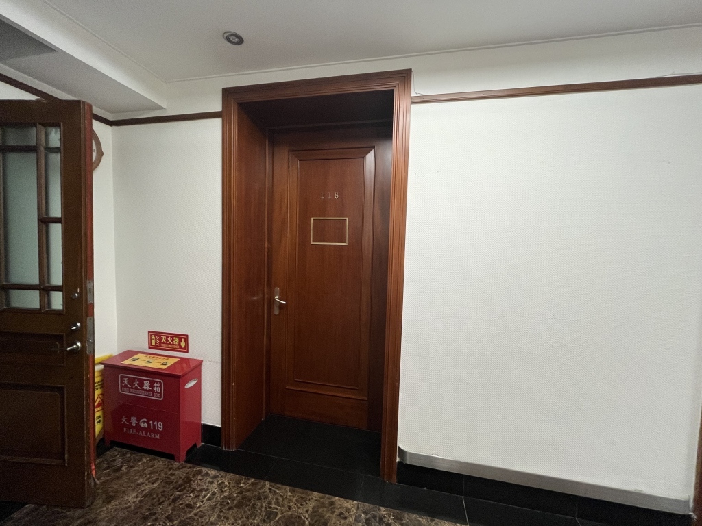 首都剧场后台118化妆间。摄影：王诤