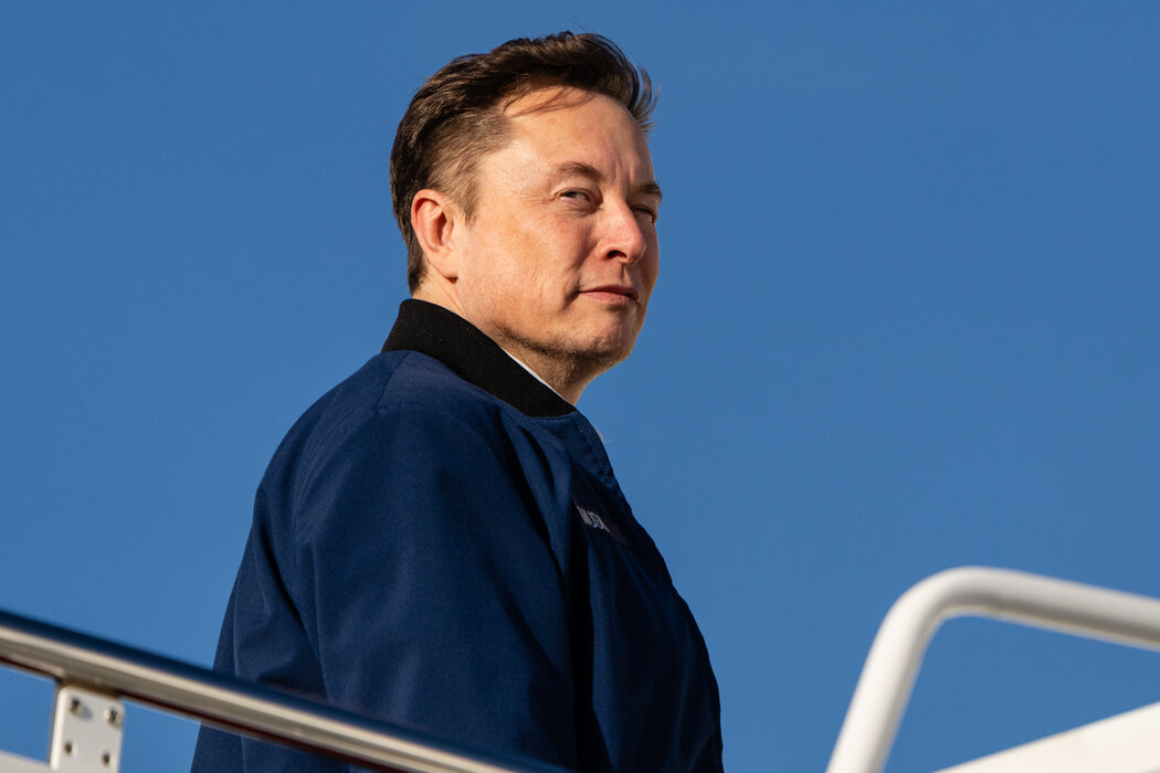 华尔街日报:“退而不休”的贝佐斯与马斯克踏入“同一条河流”